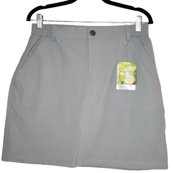 NWT Libin skort. Stretch waist. Pockets. Women's size Large. Upf 50+. Waterproof - Picture 1 of 16